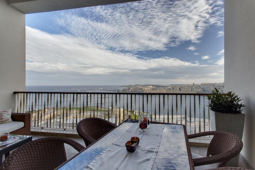 Marvellous Apartment In Tigne Point Sliema Kültér fotó