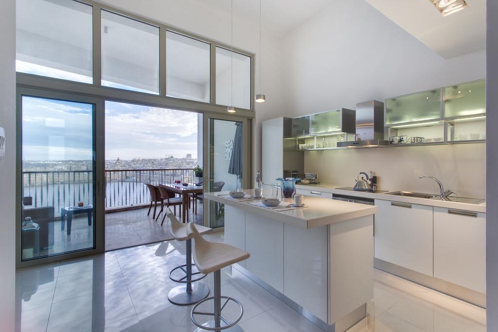 Marvellous Apartment In Tigne Point Sliema Kültér fotó
