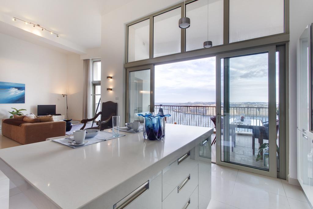 Marvellous Apartment In Tigne Point Sliema Kültér fotó